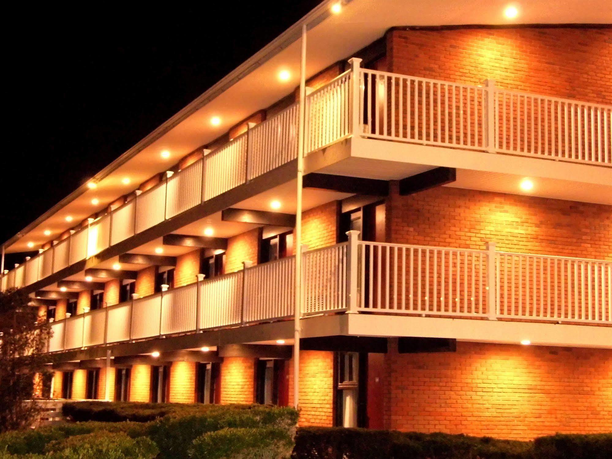 Bradford Inn And Suites Plymouth Exterior photo